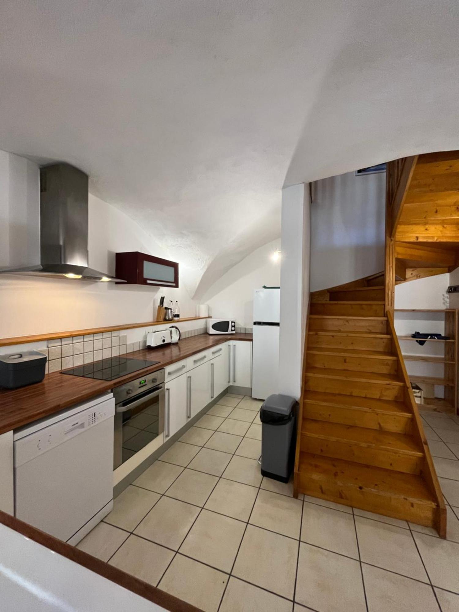 The Stable House Bourg D'Oisans -Bike/Hike/Ski เลอบูร์-เดอัวซ็อง ภายนอก รูปภาพ