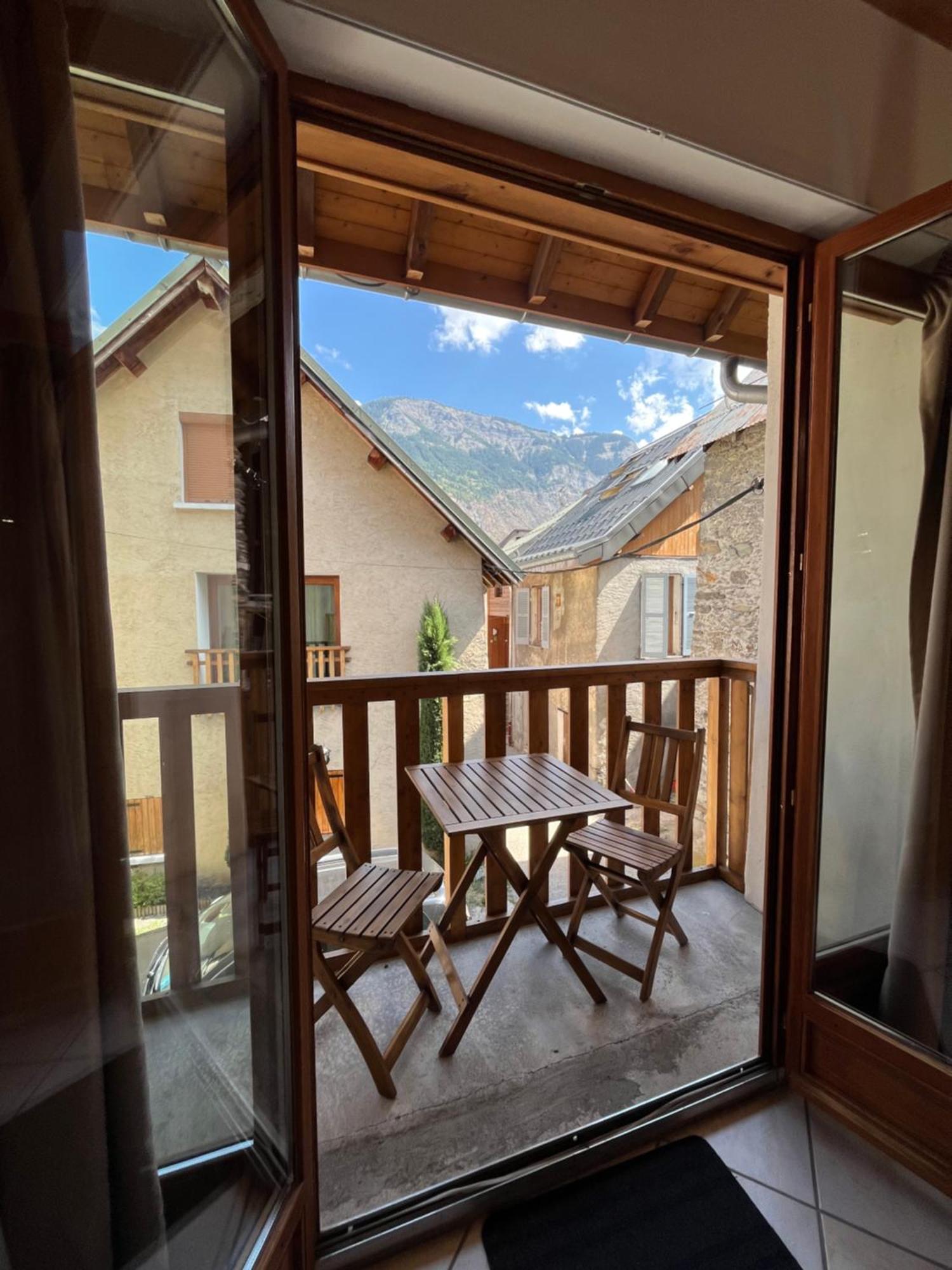 The Stable House Bourg D'Oisans -Bike/Hike/Ski เลอบูร์-เดอัวซ็อง ภายนอก รูปภาพ